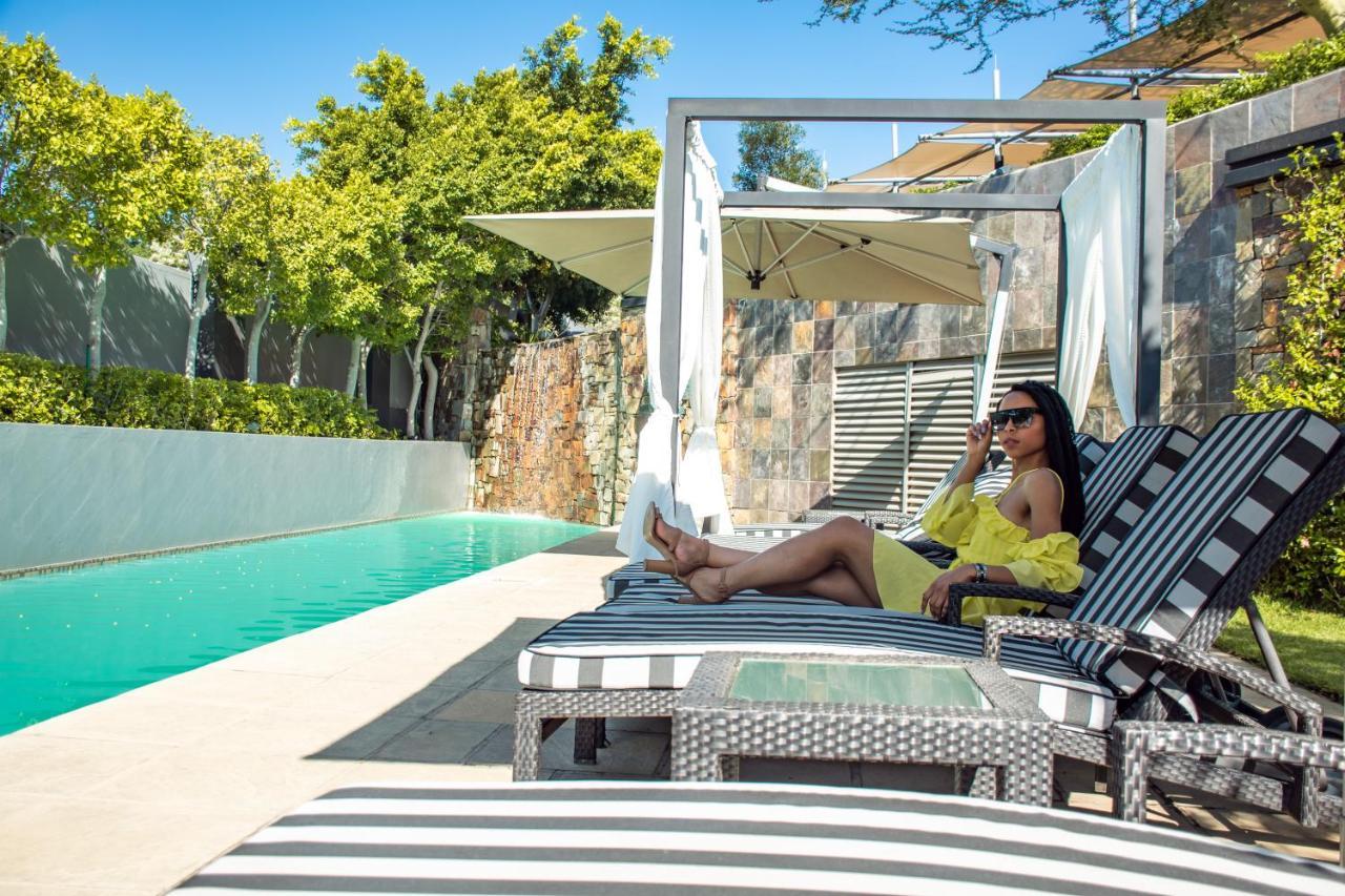 Seven Villa Hotel&Spa Johannesburg Exteriér fotografie The pool at the Cape of Good Hope
